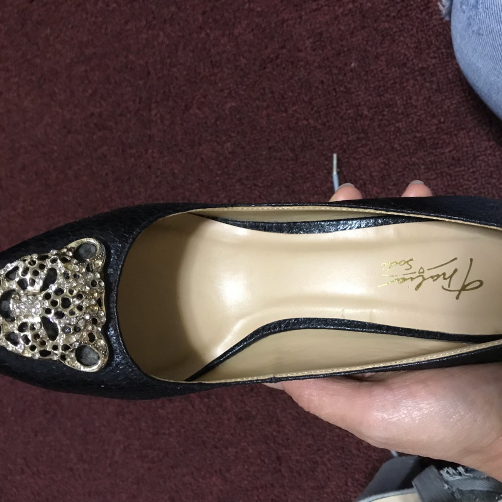 Thalia Sodi Black and Gold Heels Size 6 - Picture 8 of 9